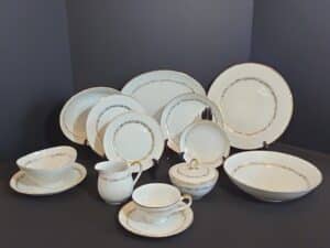 Narumi-Fine-China-Stanton-Pattern-Piece-Dinnerware-Set