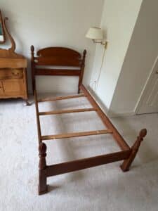 Vintage-Maple-Twin-Bed-Frame-with-Pineapple-Finials