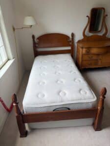 Vintage-Maple-Twin-Bed-Frame-with-Pineapple-Finials-third-image