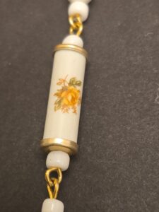 Vintage-Porcelain-Rose-Bead-Necklace-third-image