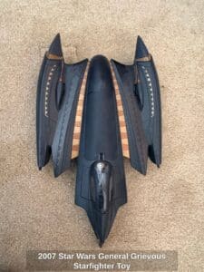 Star-Wars-General-Grievous-Starfighter-Toy-1