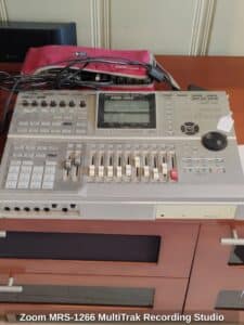 Zoom-MRS-MultiTrak-Recording-Studio