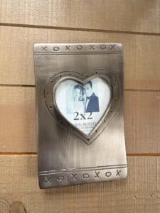 Aaron-Brothers-XOXO-Heart-Photo-Frame-1