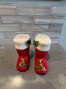 Vintage-Christmas-Boot-Salt-and-Pepper-Shakers