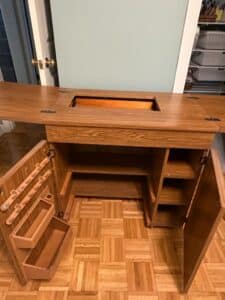 Vintage-Oak-Veneer-Sewing-Machine-Cabinet-second-image