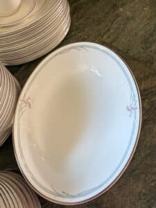 piece-Royal-Doulton-Carnation-Dinnerware-Set-fourth-image