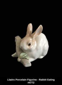 Lladro-Porcelain-Figurine-Rabbit-Eating-
