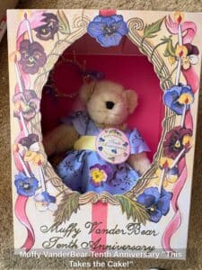 Muffy-VanderBear-Tenth-Anniversary-This-Takes-the-Cake