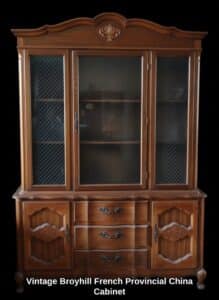 Vintage-Broyhill-French-Provincial-China-Cabinet