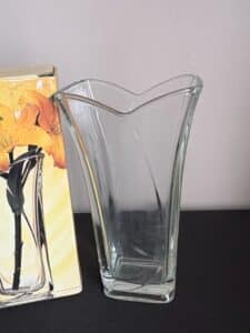 Bormioli-Rocco-Vinciana-Glass-Vase-second-image