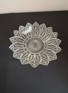 Federal-Glass-Petal-or-Starburst-Serving-Dish