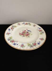 Royal-Crown-Staffordshire-Pagoda-Cake-Stand-second-image