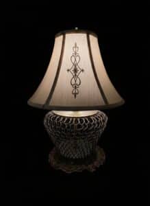 Vintage-Mid-Century-Modern-Brass-Chain-or-Wire-Mesh-Hollywood-Regency-Table-Lamp-with-Embroidered-Shade-third-image