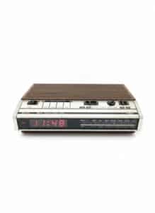 General-Electric-FM-or-AM-Clock-Radio