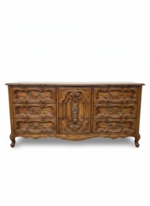Thomasville-French-Provincial-Serpentine-Nine-Drawer-Dresser-with-Mirror-fourth-image