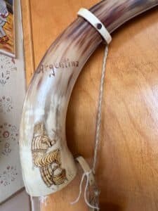 Vintage-Argentine-Cow-Horn-Decor-second-image