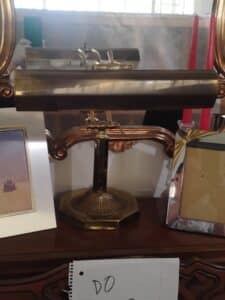 Vintage-Brass-Bankers-Lamp-with-Double-Bulb