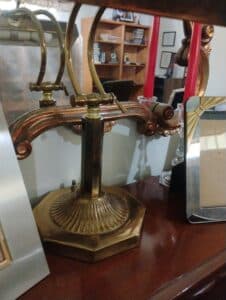 Vintage-Brass-Bankers-Lamp-with-Double-Bulb-second-image