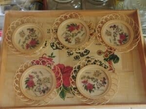 Vintage-Hawaii-Souvenir-Tray-and-Coaster-Set