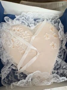 Vintage-Heart-Shaped-Ring-Bearer-Pillow-with-Lace-and-Pearl-Accents