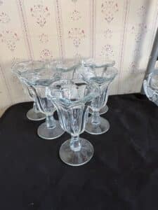 Vintage-Tulip-Shaped-Ice-Cream-Sundae-Glasses-Set-of