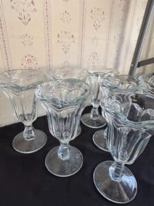Vintage-Tulip-Shaped-Ice-Cream-Sundae-Glasses-Set-of-second-image