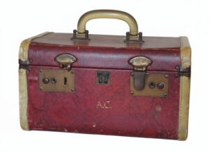 Atlas-Luggage-Company-Vintage-Train-Case