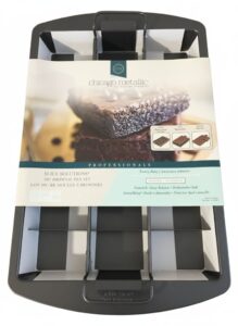 Chicago-Metallic-Slice-Solutions-Piece-Brownie-Pan-Set