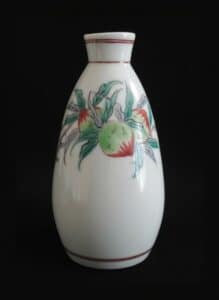 Chinese-Famille-Rose-Porcelain-Peach-Tokkuri-Sake-Flask