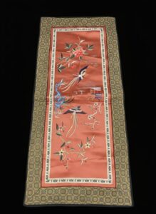 Chinese-Silk-Embroidered-Table-Runner