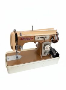 Fleetwood-De-Luxe-Zig-Zag-Sewing-Machine