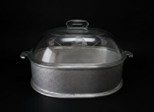 Guardian-Service-Oval-Roaster-with-Glass-Cover