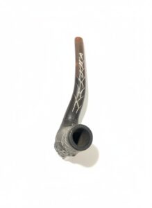 Hand-Carved-Pipe-with-etching