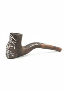 Hand-Carved-Pipe-with-etching-third-image