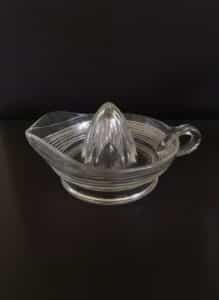 Hazel-Atlas-Crisscross-Pattern-Citrus-Juicer-second-image