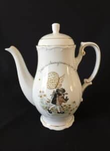 Holly-Hobbie-Porcelain-Teapot-third-image