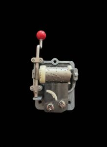 Hurdy-Gurdy-The-Music-Machine-hand-crank-music-box-second-image