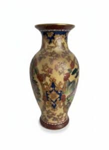 Japanese-Satsuma-Style-Vase-with-Cranes-second-image