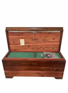Lane-Cedar-Hope-Chest-third-image