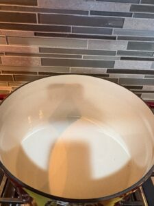 Martha-Stewart-Quart-Enameled-Cast-Iron-Dutch-Oven-third-image