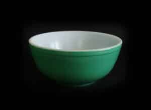 Pyrex-Primary-Color-Mixing-Bowl-Green-.-Quart