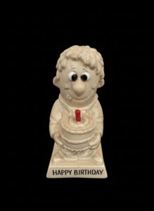 R-W-Berries-Co.-Happy-Birthday-Sillisculpt-Figurine