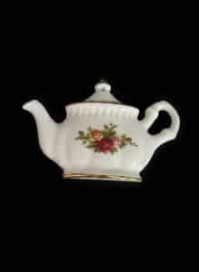 Royal-Albert-Old-Country-Roses-Teapot-Ornament