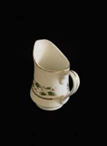Royal-Limited-Holly-Holiday-Creamer-and-Sugar-Bowl-Set-fifth-image