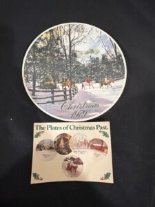 Smuckers-Strawberry-Lane-Christmas-Collector-Plate