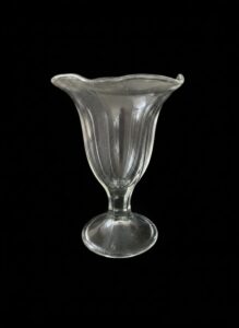 Vintage-Anchor-Hocking-Tulip-Ice-Cream-Sundae-Dish