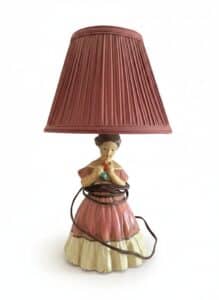 Vintage-Chalkware-Figural-Lady-Lamp