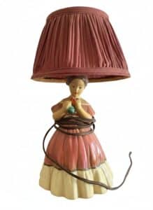 Vintage-Chalkware-Figural-Lady-Lamp-second-image