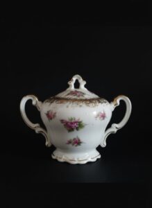 Vintage-Johann-Haviland-Bavaria-Moss-Rose-Sugar-Bowl