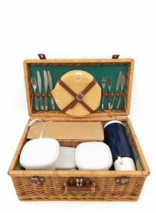 Vintage-Picnic-Basket-Wicker-Set-For-Plates-Glasses-Silverware-Tupperware-fourth-image